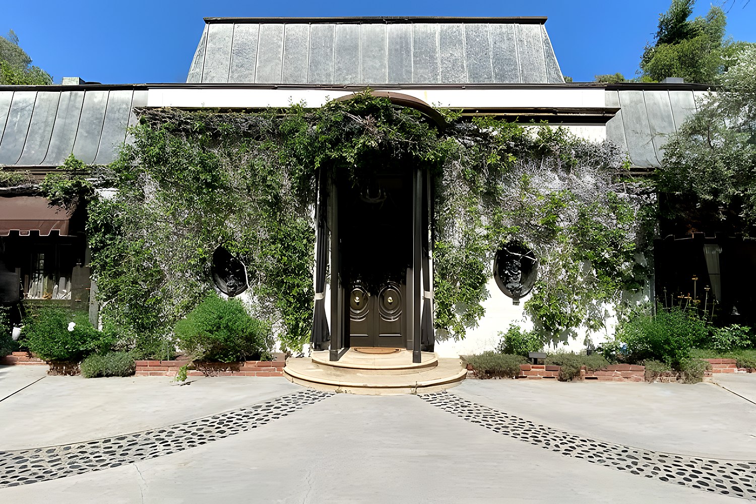 1033 Woodland Drive / Pendleton-Evans Residence — photograph 4 of 5