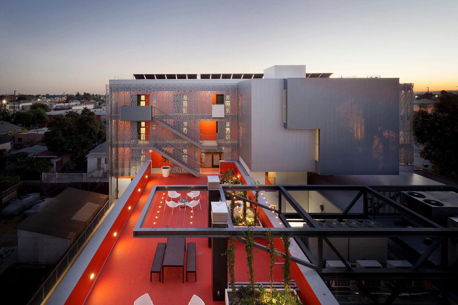28th Street Apartments — photograph 1 of 2