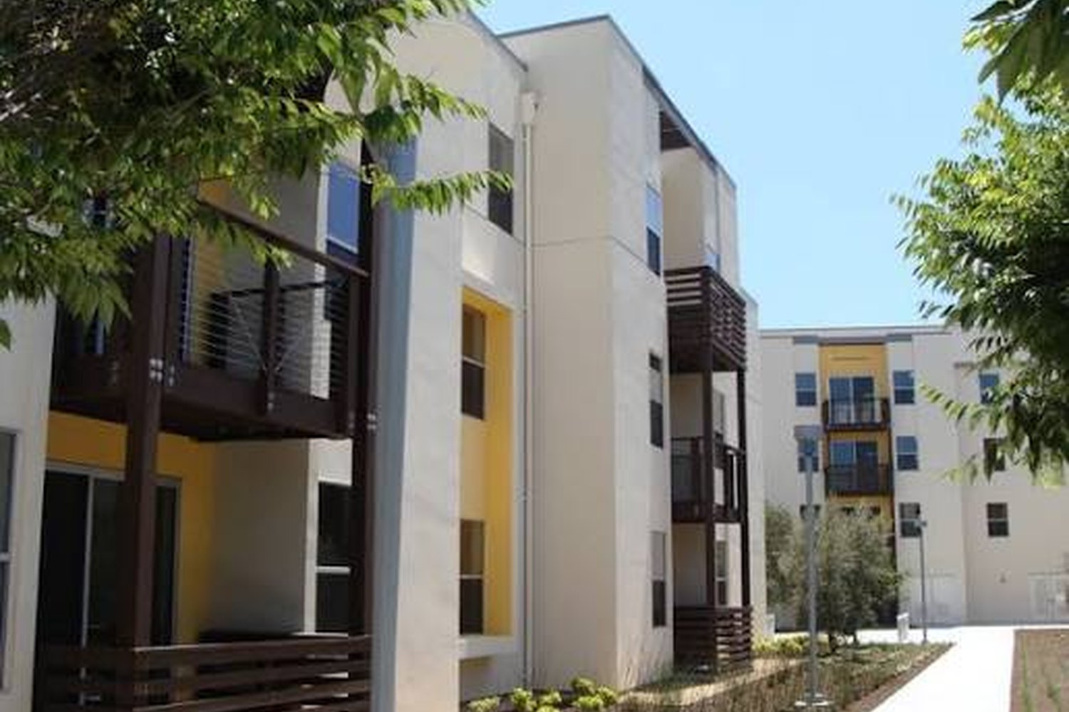 California State Polytechnic University, Pomona Residential Suites Phase II — photograph 3 of 3