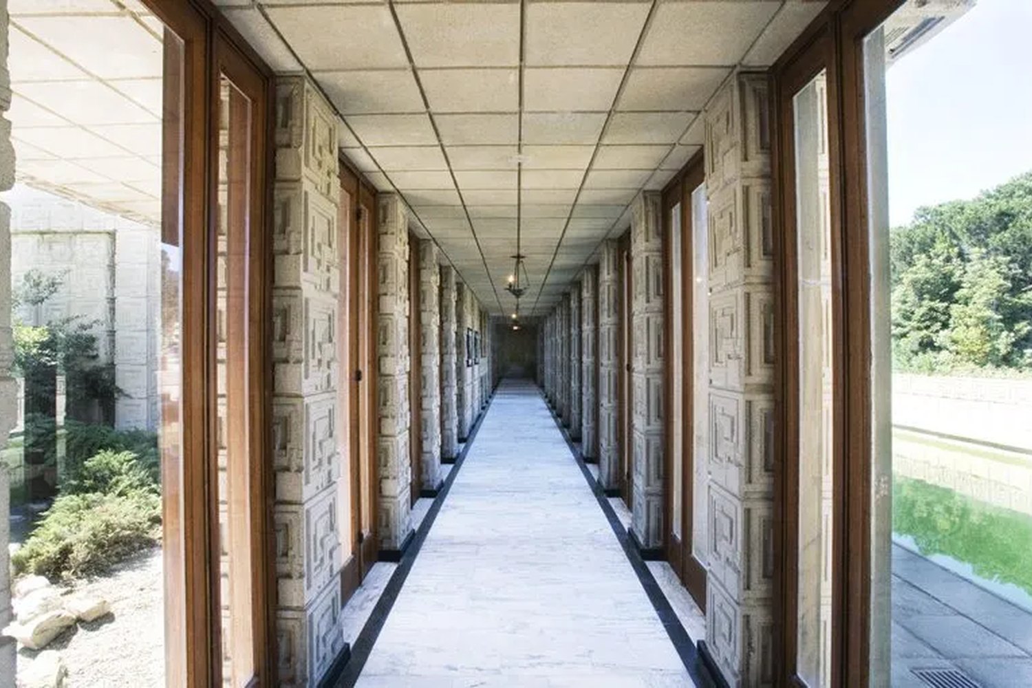Ennis Residence — photograph 4 of 6