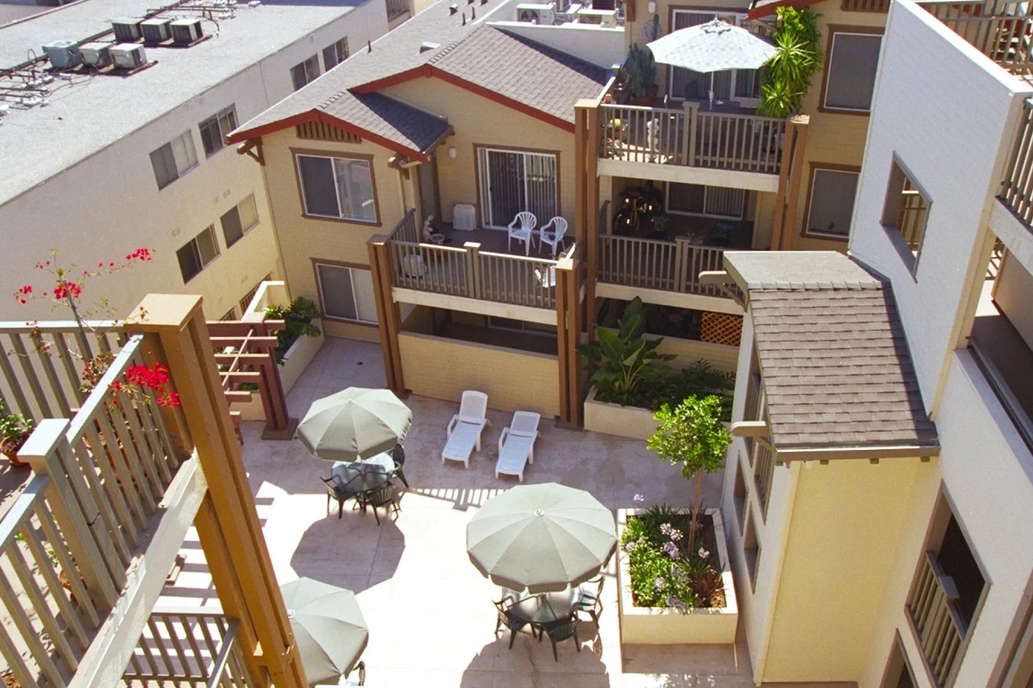 Palm View Apartment — photograph 3 of 3