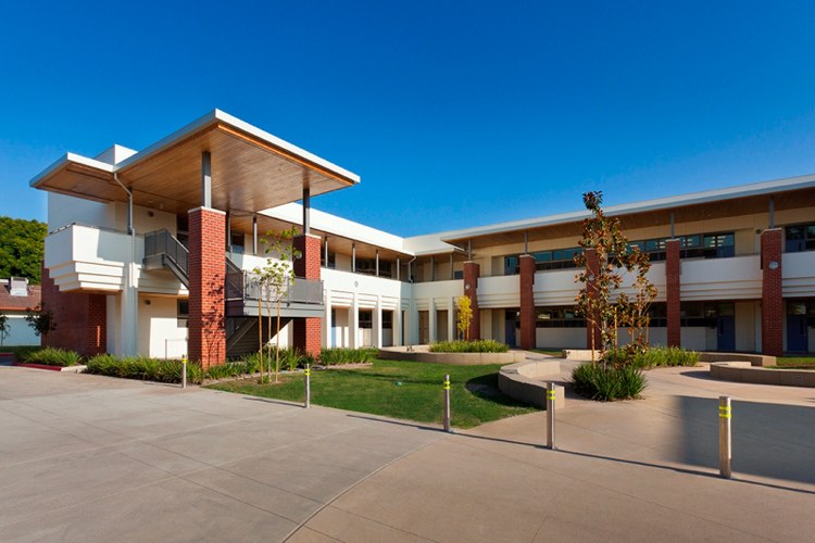Arroyo High School — photograph 2 of 2
