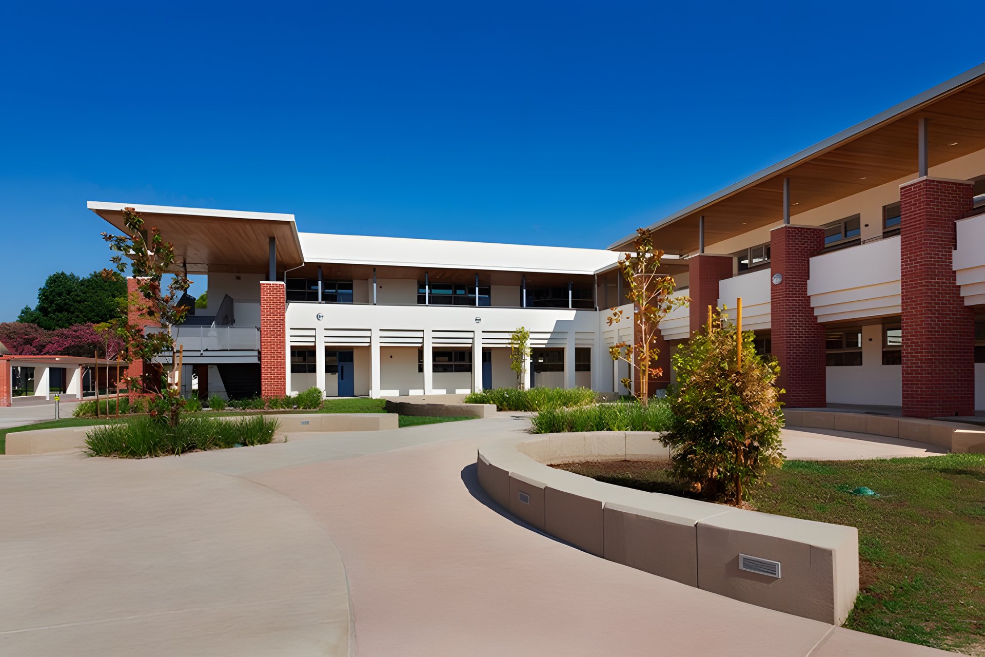 Arroyo High School — photograph 1 of 2