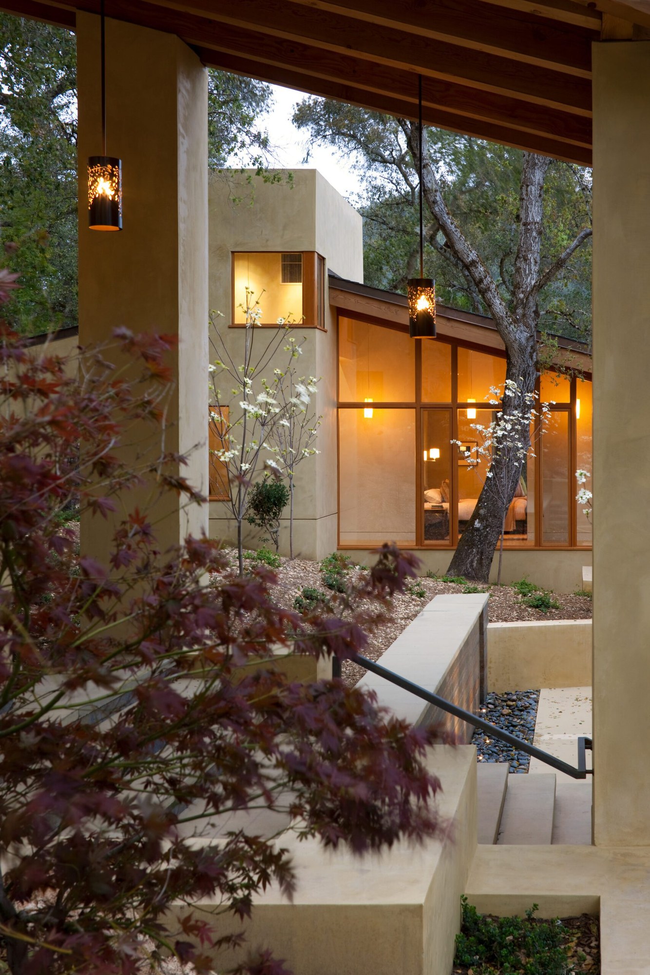 Moir Residence — photograph 2 of 3