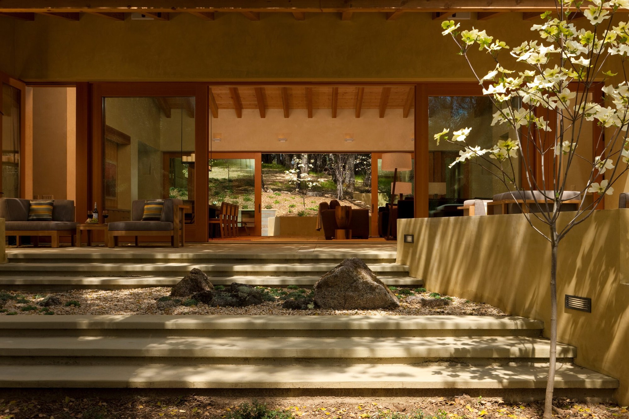 Moir Residence — photograph 3 of 3