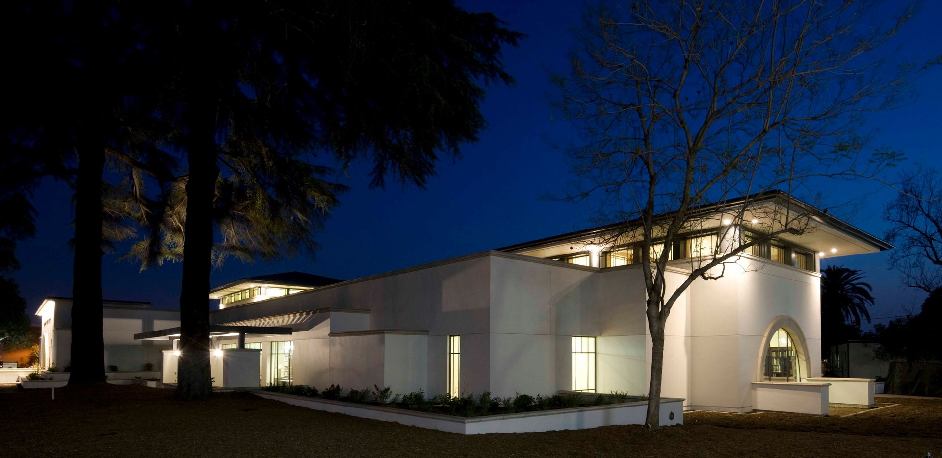 Monrovia Library — photograph 2 of 5