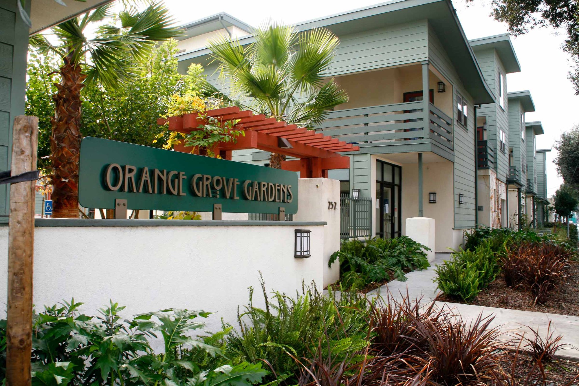 Orange Grove Gardens — photograph 2 of 4