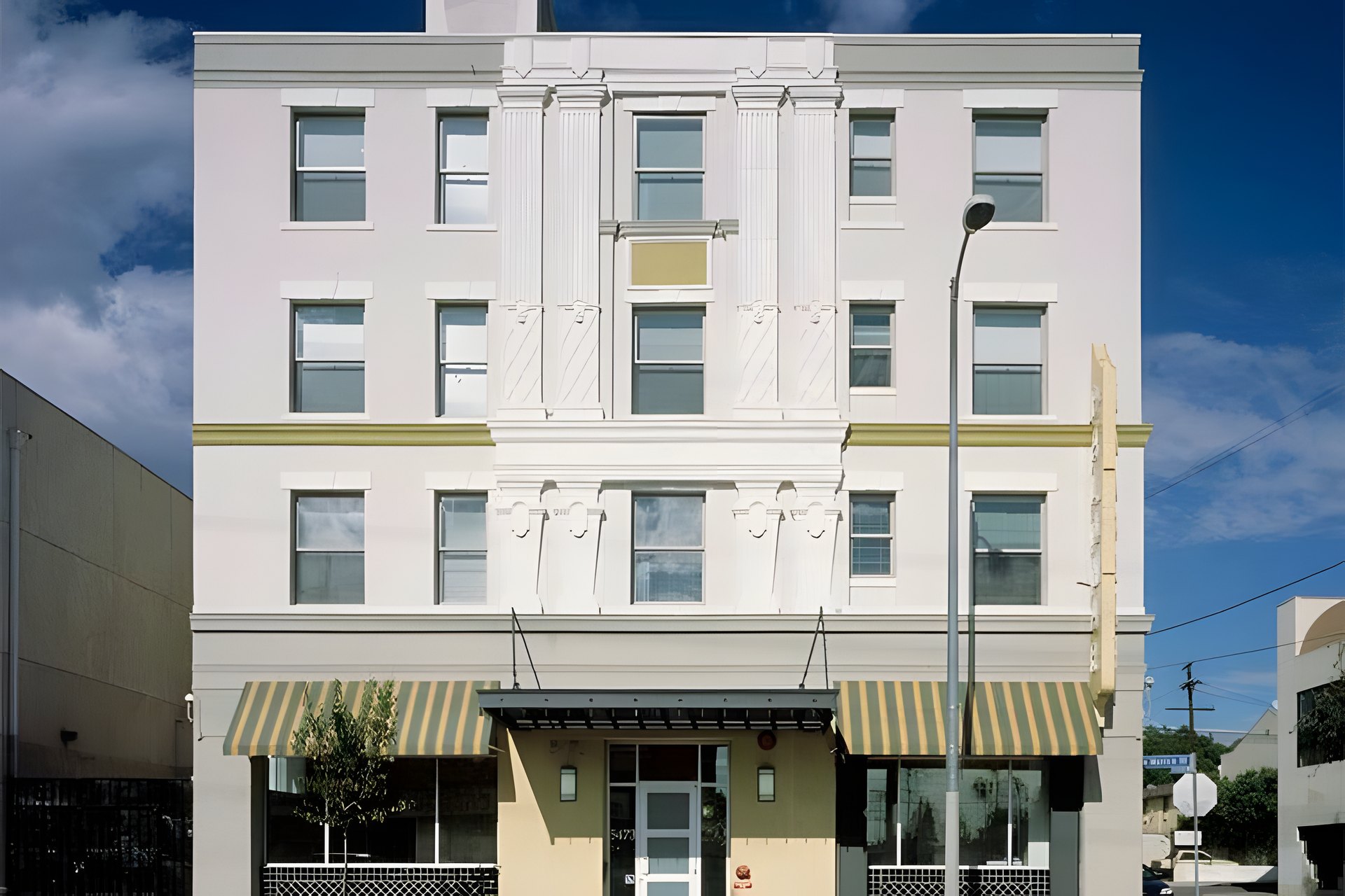 Palomar Apartments — photograph 1 of 2