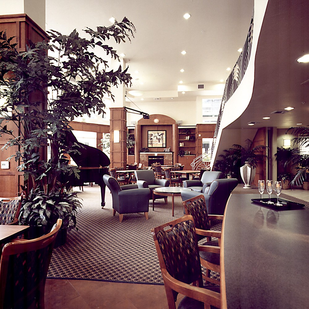 Park Plaza — photograph 3 of 5