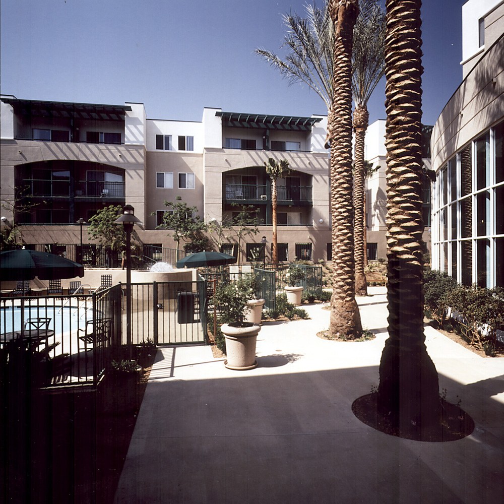Park Plaza — photograph 4 of 5