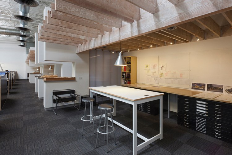 Studio 2010 — photograph 6 of 7