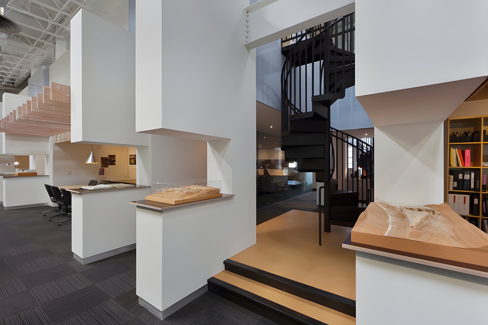 Studio 2010 — photograph 2 of 7