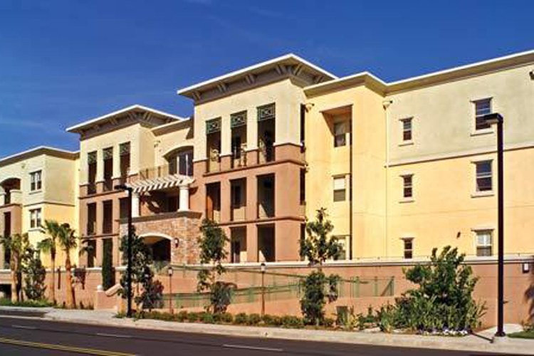 Tradewinds Apartments — photograph 2 of 3