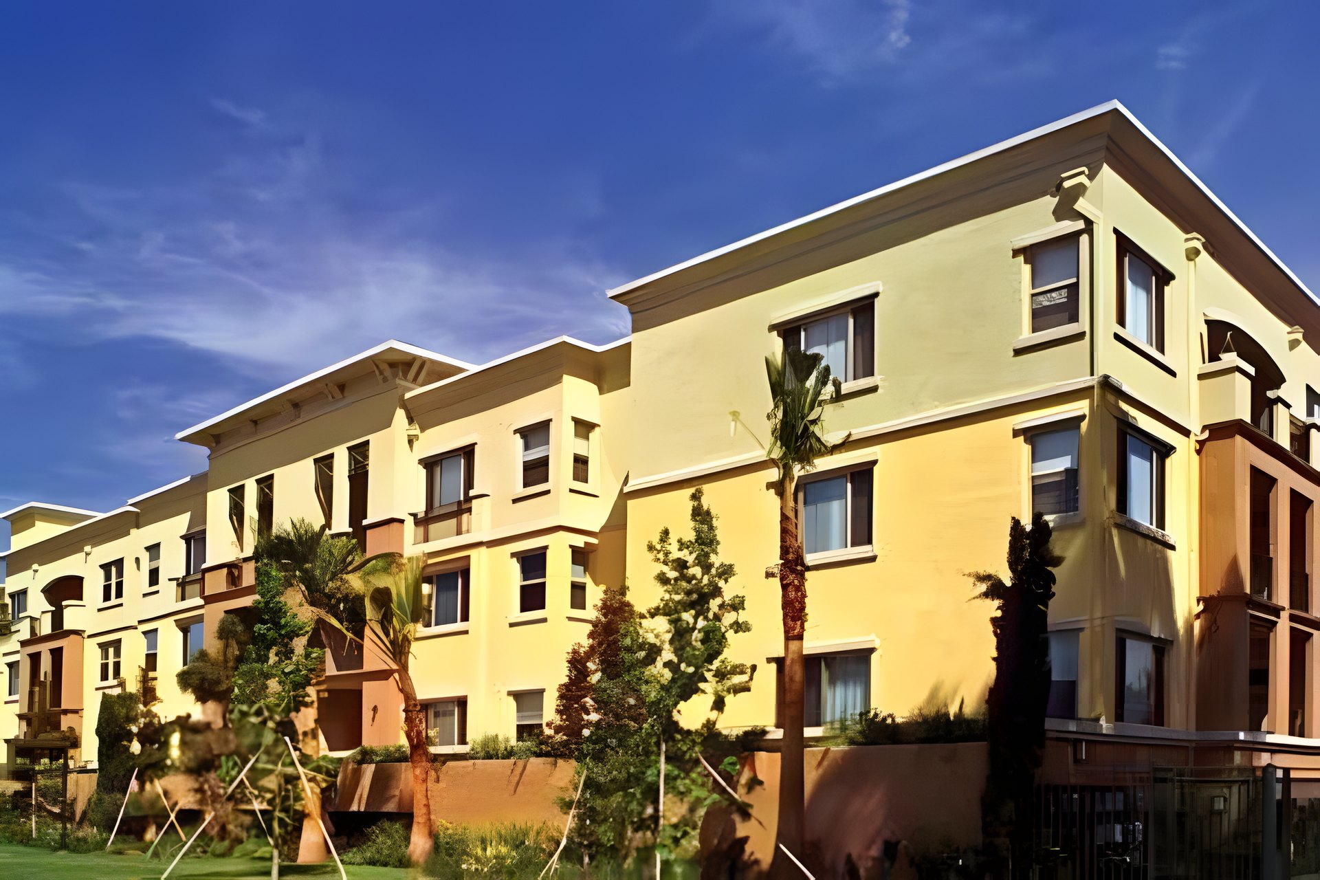 Tradewinds Apartments — photograph 1 of 3